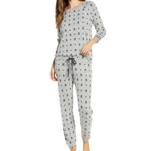 P.J. SALVAGE Women's Medium Soft Gray Skull Hearts Pajamas‎ Set Shirt Pants Cozy